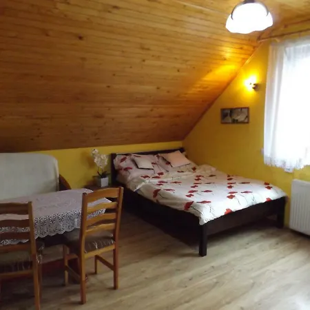 Feriegård Pokoje I Domki Kaszubskie Chrosty